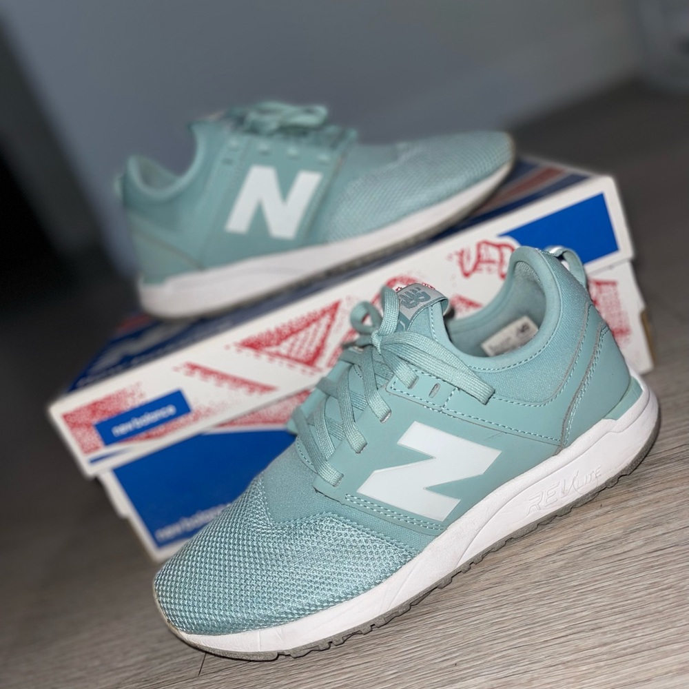 Women’s New Balance 247 Mint White Running Shoes Size 6.5